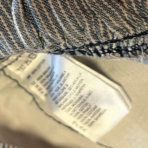Pinstripe Mini Pleated H&M Skirt - Picture 6 of 7